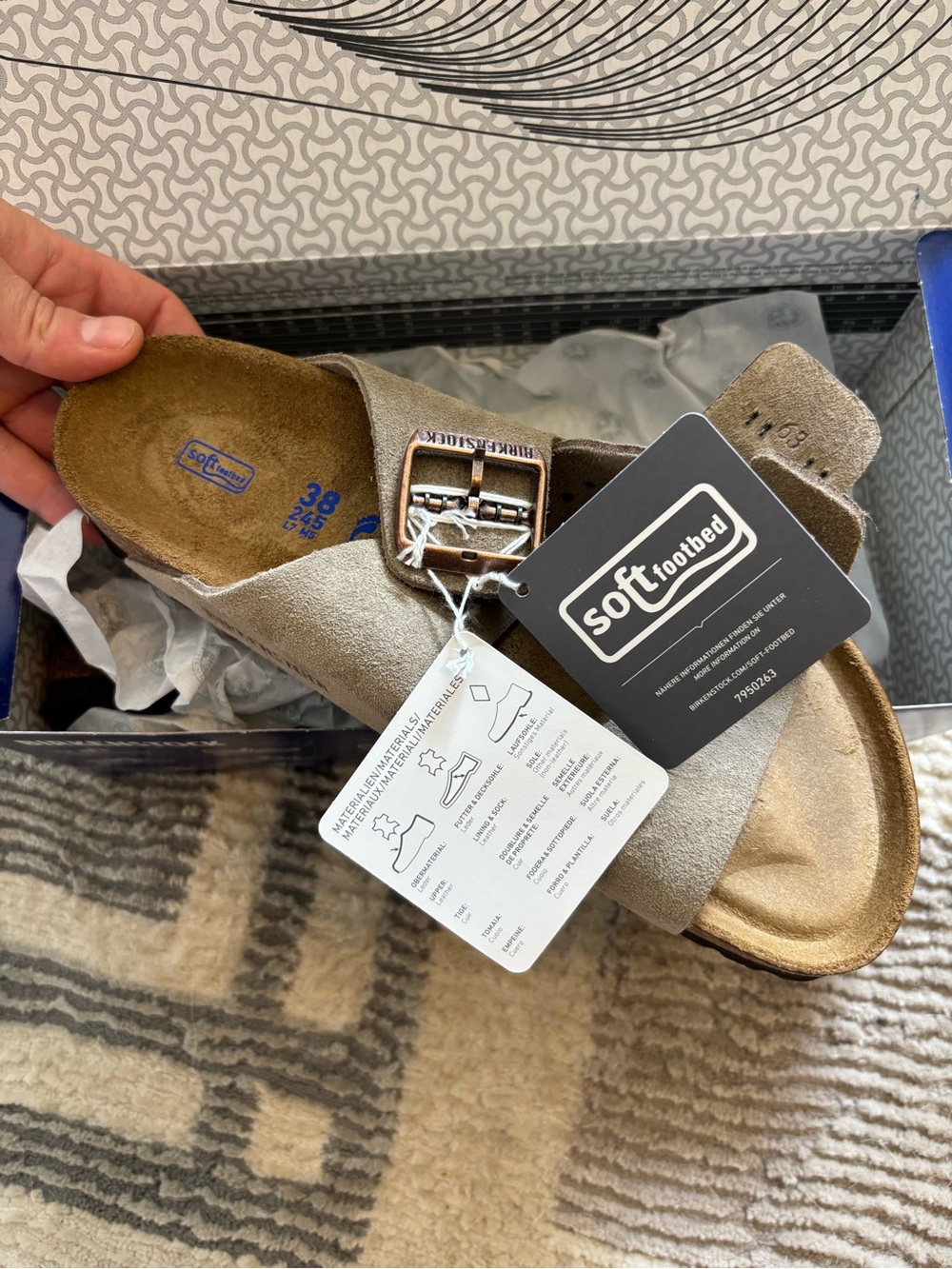 NWT Birkenstock Arizona Sandal w Soft Footbed in Taupe
